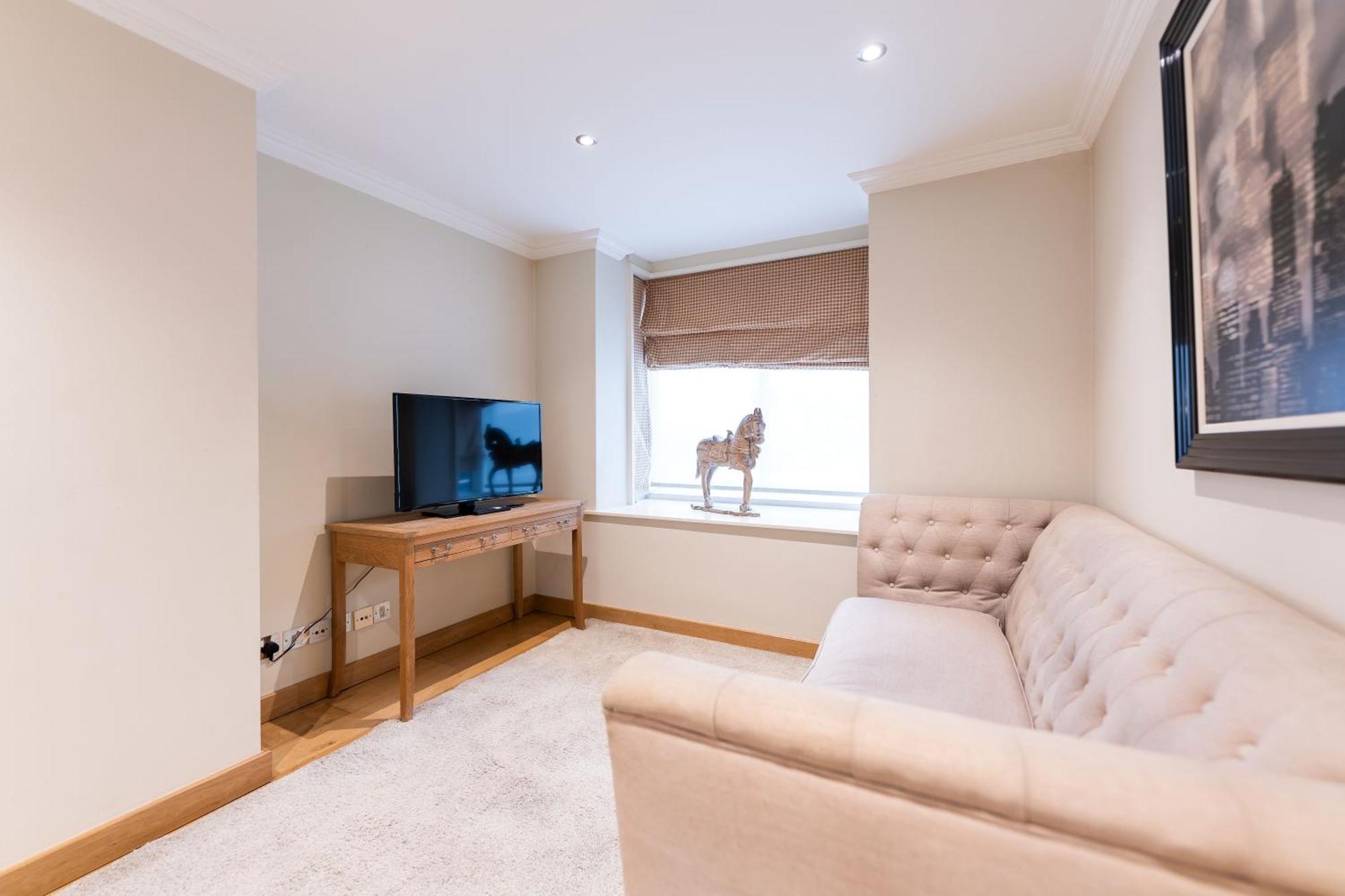 Luxury 6 Bedroom House In Southwick Street London Eksteriør billede