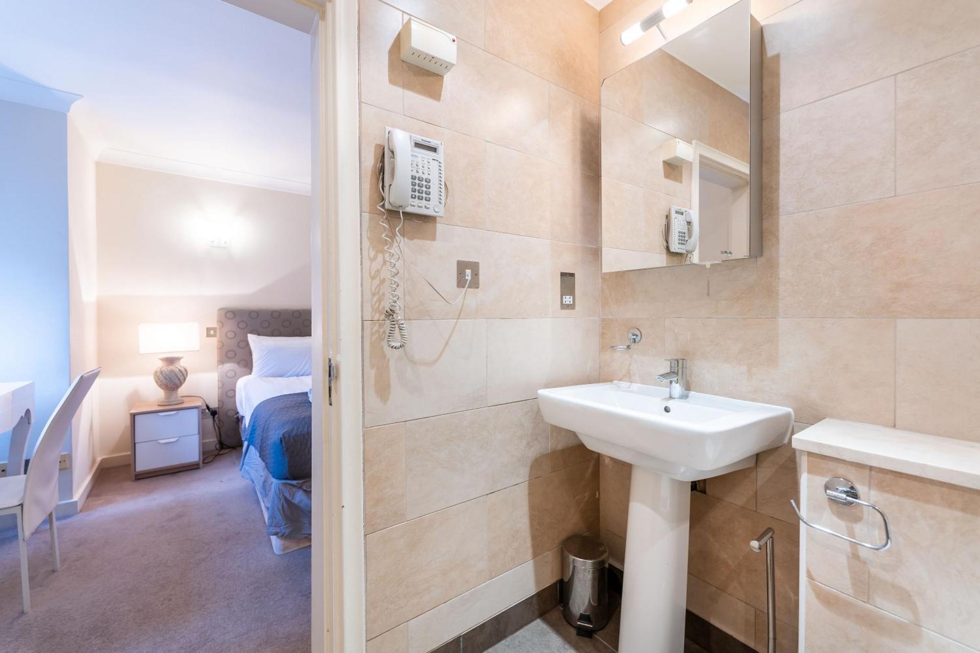 Luxury 6 Bedroom House In Southwick Street London Eksteriør billede