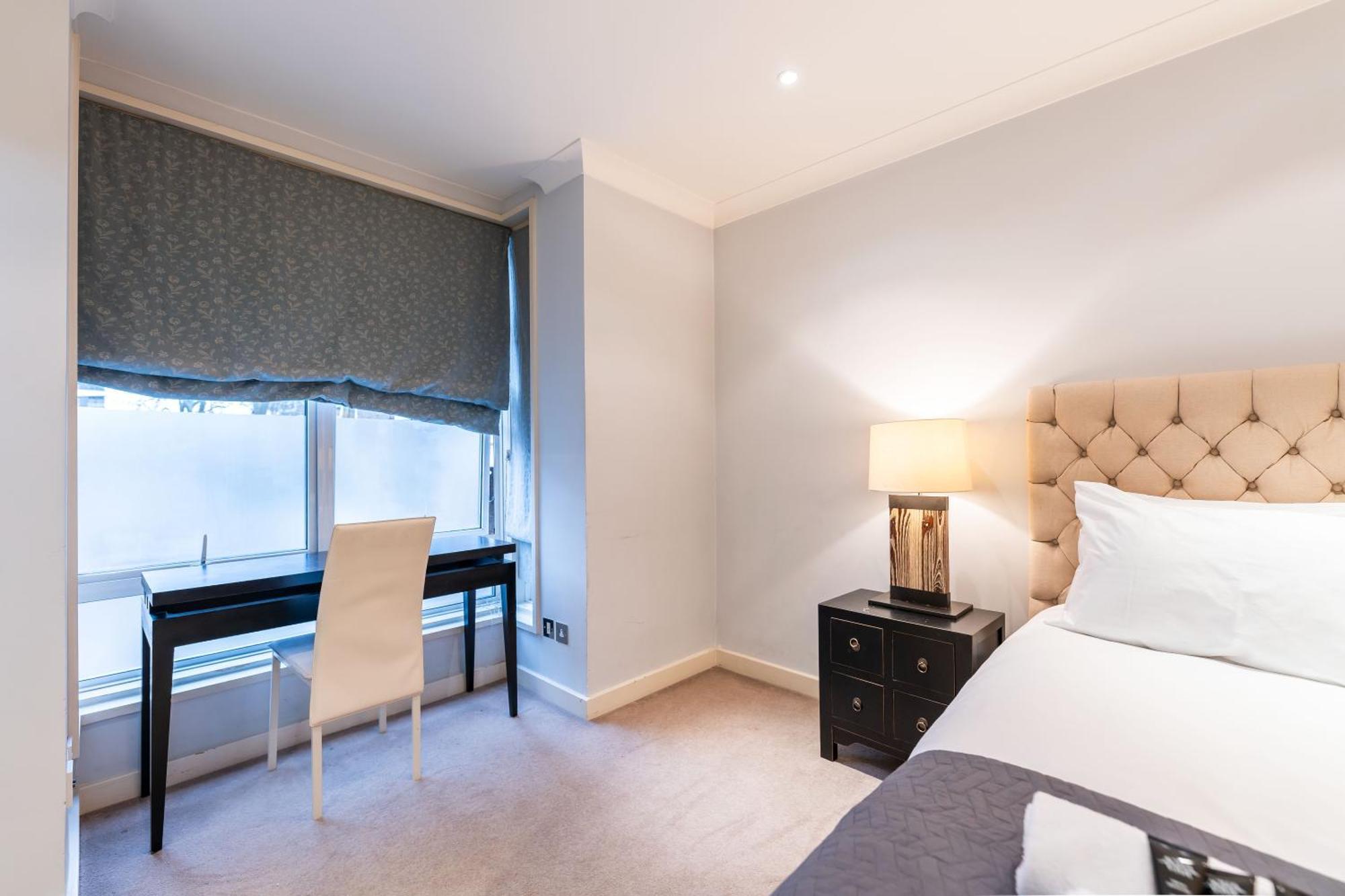Luxury 6 Bedroom House In Southwick Street London Eksteriør billede