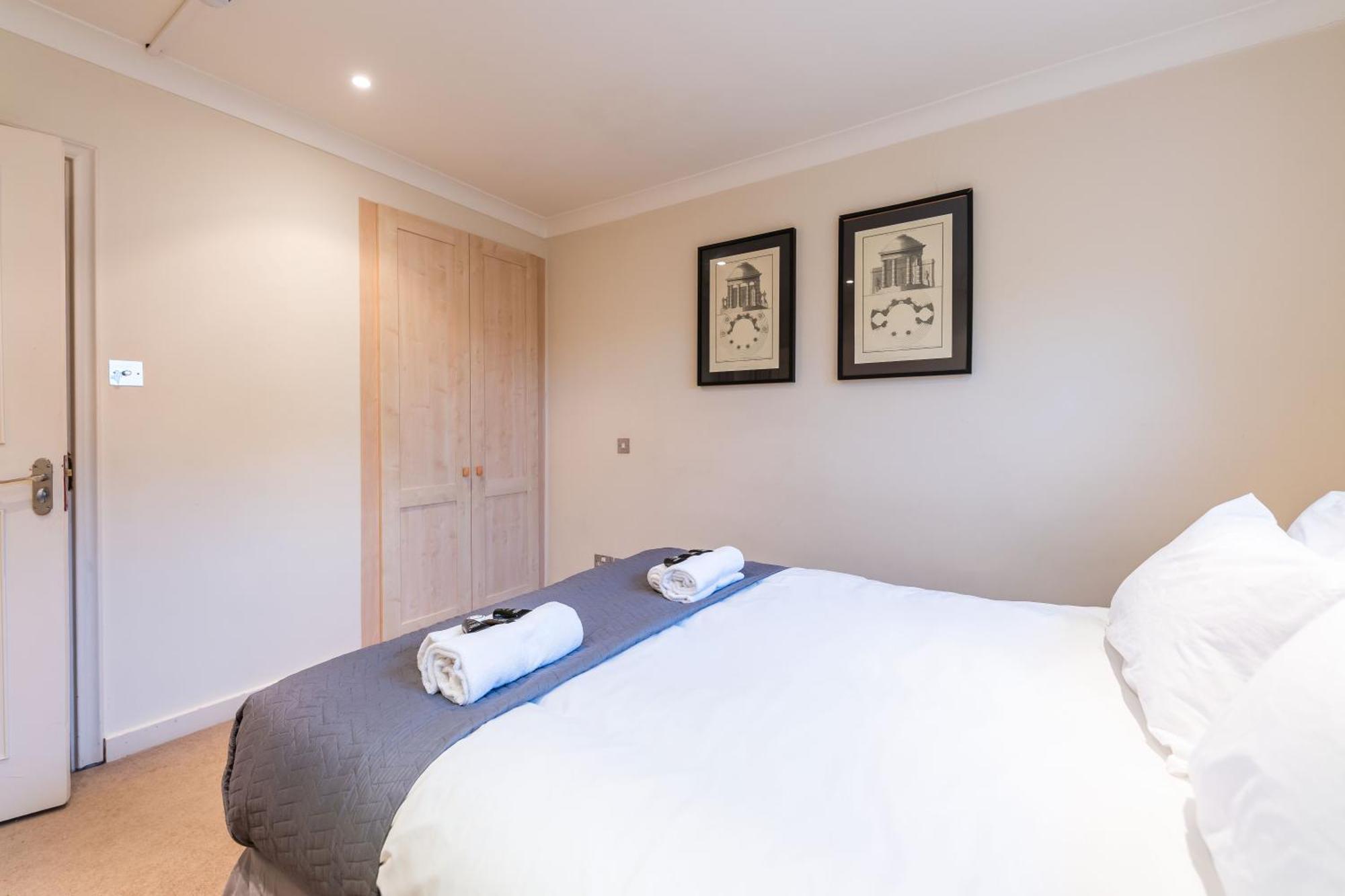 Luxury 6 Bedroom House In Southwick Street London Eksteriør billede