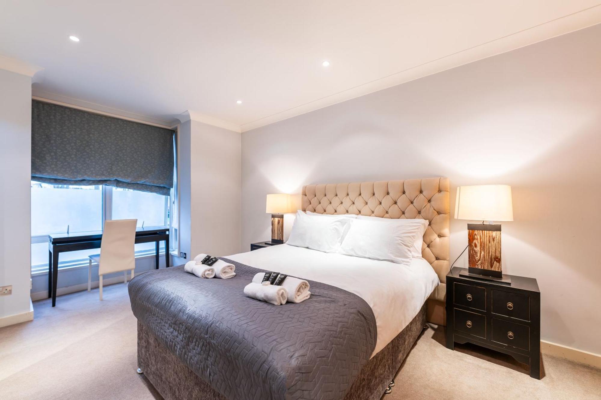 Luxury 6 Bedroom House In Southwick Street London Eksteriør billede