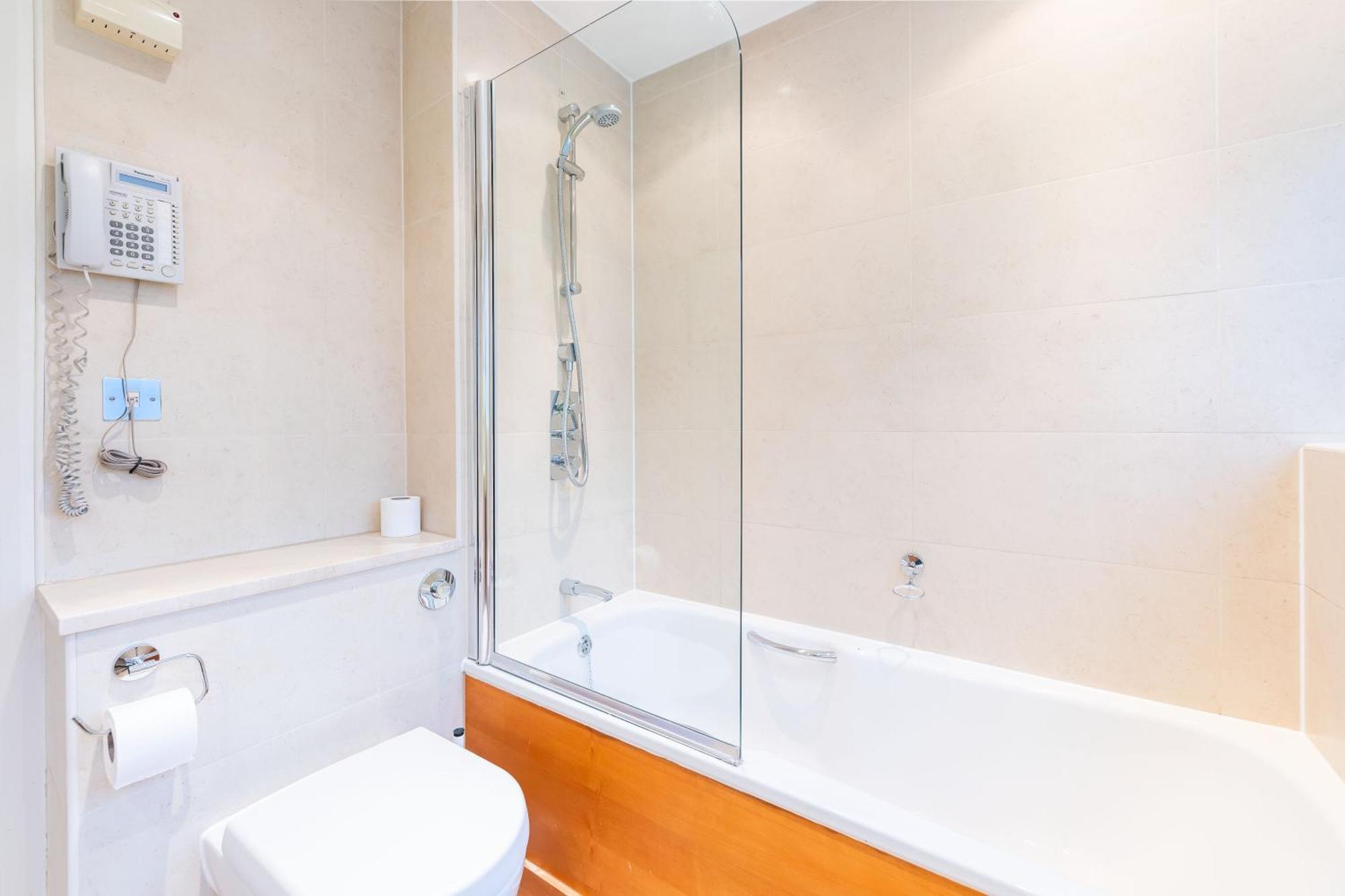 Luxury 6 Bedroom House In Southwick Street London Eksteriør billede