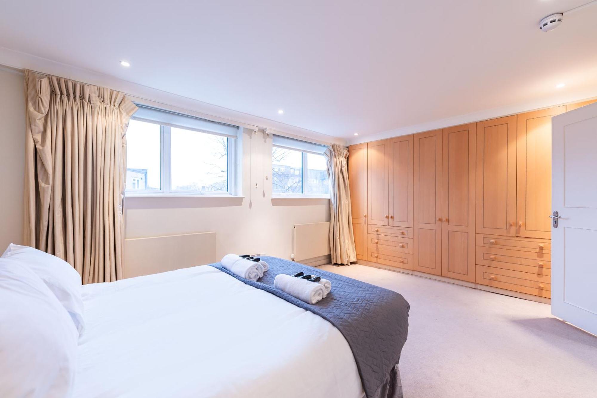 Luxury 6 Bedroom House In Southwick Street London Eksteriør billede