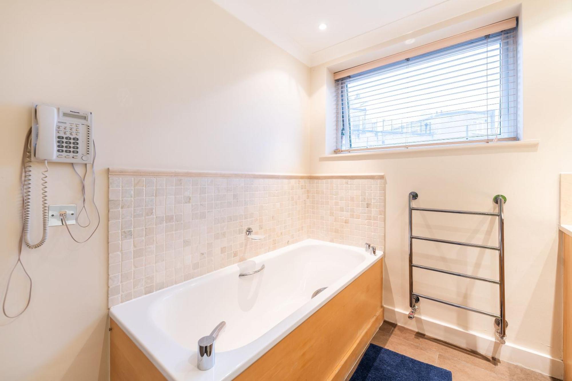 Luxury 6 Bedroom House In Southwick Street London Eksteriør billede