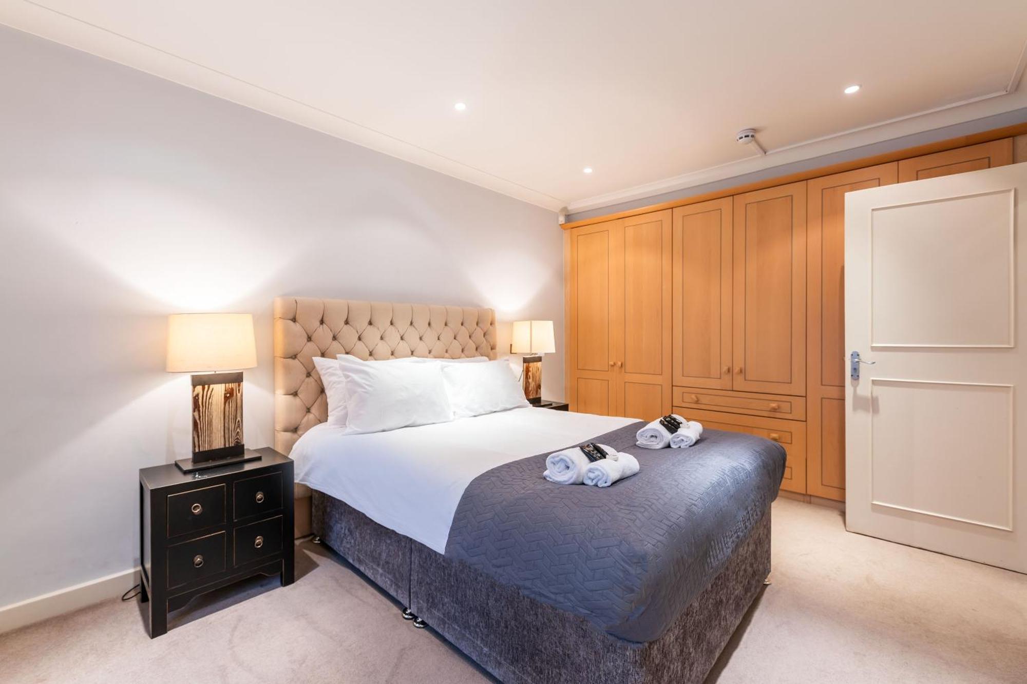 Luxury 6 Bedroom House In Southwick Street London Eksteriør billede
