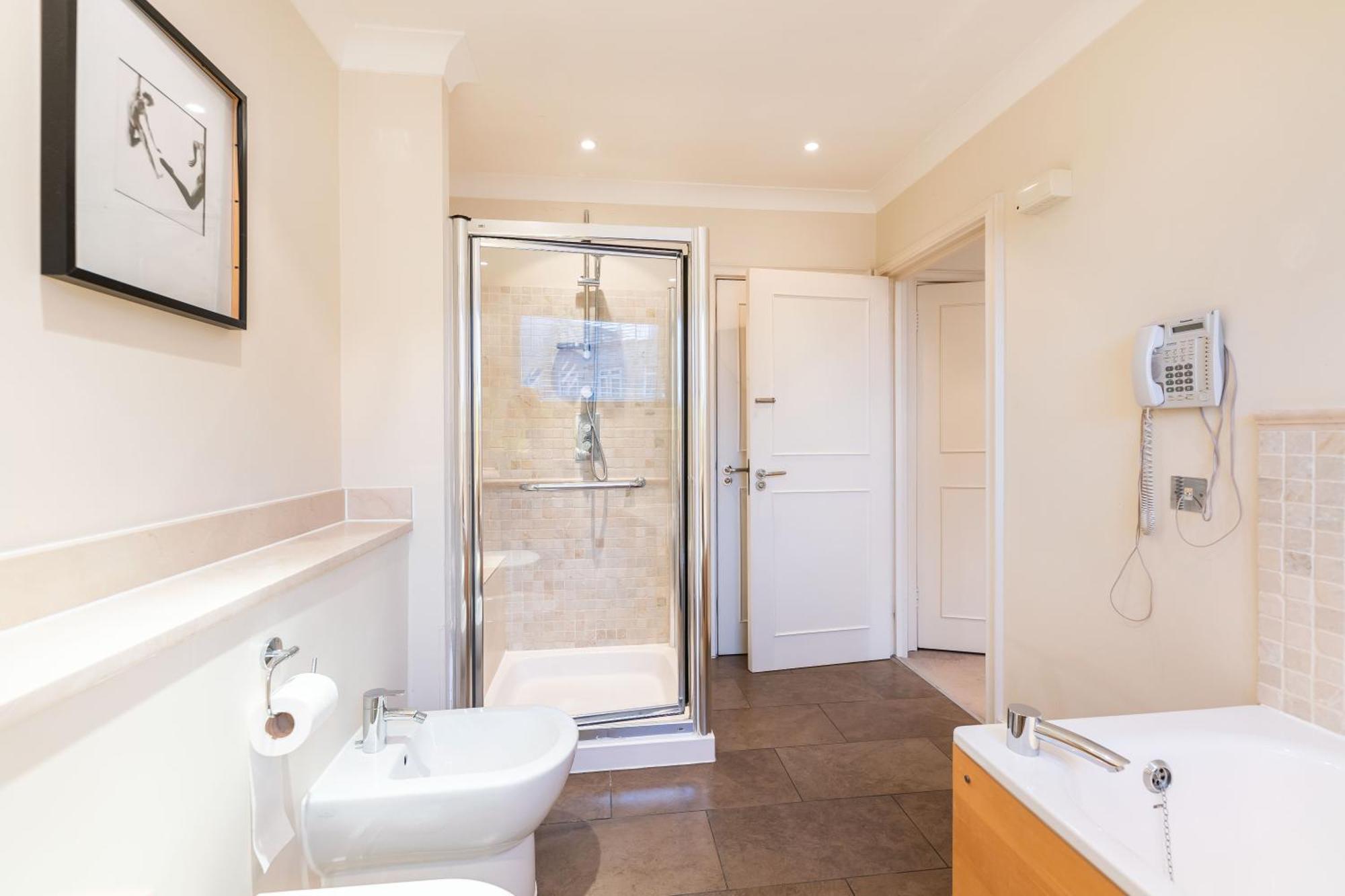 Luxury 6 Bedroom House In Southwick Street London Eksteriør billede