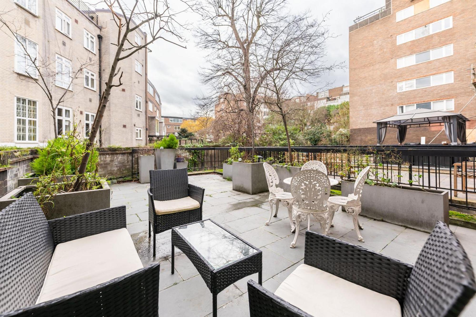 Luxury 6 Bedroom House In Southwick Street London Eksteriør billede